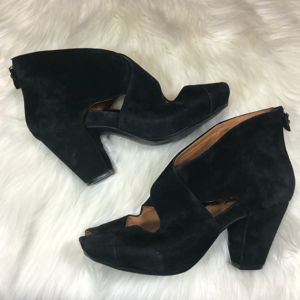 Earthies Cristiana Suede Heeled Sandals